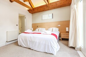 2 bedrooms, WiFi - Haven, Carnon Downs, Cornwall. (Truro)