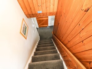 Interior - Hobson's Cottage - Pet-Friendly Retreat (Richmond)