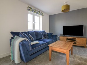 Living area - 4 Trerammet Crescent, Tintagel (Tintagel)