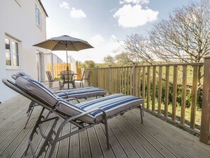 Outdoor dining - 4 Trerammet Crescent, Tintagel (Tintagel)