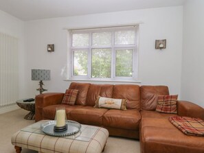 Fireplace - Griff Lodge: A Charming Retreat (York)