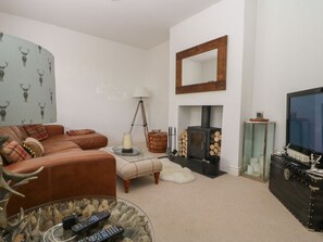 Fireplace - Griff Lodge: A Charming Retreat (York)