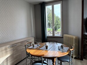 Dining - Cozy gîte ideal for 2 guests - Central location (SAINT GERAND LE PUY)