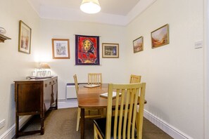 Dining - Charming Flat 8 in Lynmouth (Lynmouth)