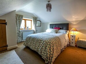 3 bedrooms, WiFi - Clara's Cottage, West Lutton (Malton)