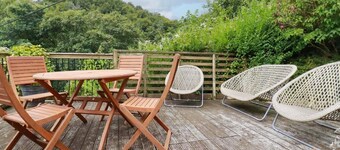 Charming Woodview Retreat in Looe