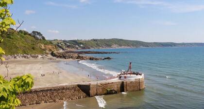 Charming Woodview Retreat in Looe