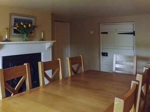 Dining - Sweet Briars: Charming Retreat (Ventnor)