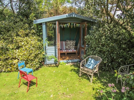 Terrace/patio. Sweet Briars: Charming Retreat