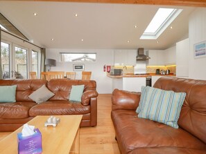 Living area - 10 Faraway Fields, Dobwalls (Liskeard)