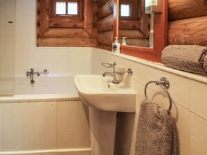 Shower - Brynallt Country Park, Ellesmere (Ellesmere)