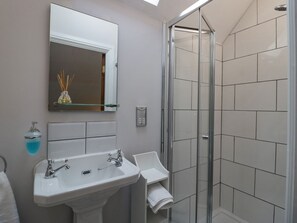 Shower - The Nest near Market Bosworth. (Nuneaton)