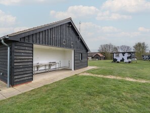 Property grounds - Bluebelle (Cow Shed 5), Campsea Ashe (Woodbridge)