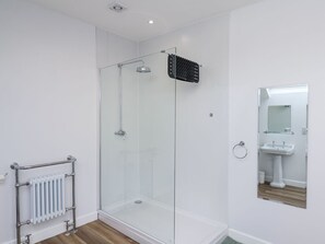 Shower - 96 Church Street, Guisborough (Guisborough)