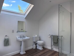 Shower - 96 Church Street, Guisborough (Guisborough)