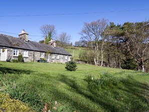 Exterior - 1 Bryn Ysgol, Betws-Y-Coed (Betws-y-Coed)