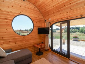 Living area - Bugley Pools Hideaway, Gillingham (Gillingham)