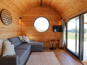 Living area - Bugley Pools Hideaway, Gillingham (Gillingham)