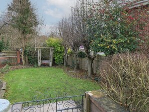 Property grounds - 2 Gladstone Avenue, Melton Mowbray (Melton Mowbray)
