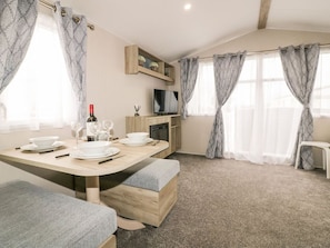 Dining - Barney's Retreat, Goonhavern (Newquay)