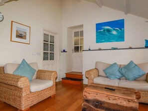 Living area - Abalone, Bude, Cornwall (Bude)