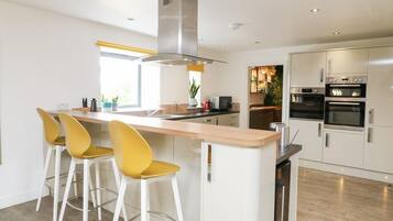 Dishwasher, highchair