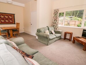 Living area - Gardener's Cottage, Llanwrthwl (Llandrindod Wells)