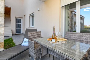 Outdoor dining - MGH- Gardenia Holiday Home (Castelnuovo del Garda)
