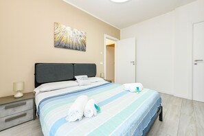 Iron/ironing board, free WiFi, bed sheets - MGH- Gardenia Holiday Home (Castelnuovo del Garda)