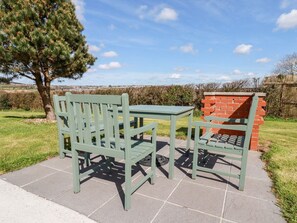 Outdoor dining - Willow Lodge, Lanivet (Bodmin)