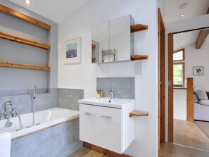 Bathroom - 3 Southern Place, Dobwalls (Liskeard)