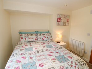 2 bedrooms, WiFi - 2 West Haswicks, Westgate (Bishop Auckland)