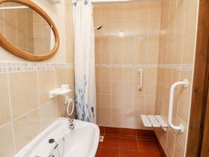 Shower - Dovecote cottage, Flyingthorpe (Whitby)