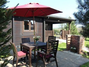 Outdoor dining - Cherry Lodge, Lanivet (Bodmin)