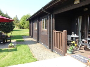 Outdoor dining - Cherry Lodge, Lanivet (Bodmin)