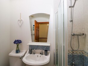 Shower - The Laurels, Backbarrow (Ulverston)
