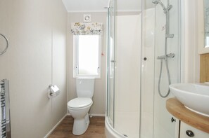 Shower - Charming T/B Lodge 68 at Riviera Bay (Brixham)