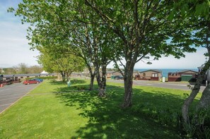 Property grounds - Charming T/B Lodge 68 at Riviera Bay (Brixham)
