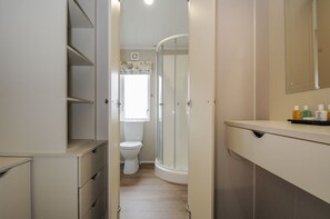 Shower - Charming T/B Lodge 68 at Riviera Bay (Brixham)