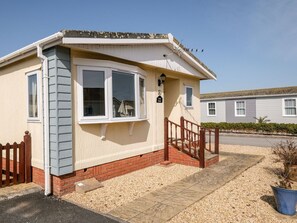 Exterior - Lazy Days, St Merryn (Padstow)