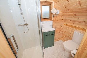 Shower - Glamping Pod 4 Truce Yorkshire (Scarborough)