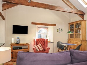 Living area - The Barn: A Cozy Escape in Lifton (Lifton)