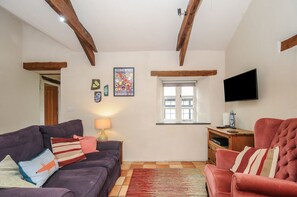 Living area - The Barn: A Cozy Escape in Lifton (Lifton)