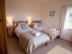 WiFi - BRAMBLE COTTAGE, sea views, WiFi, Newgale (Haverfordwest)