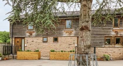 Beekeeper's Cottage, Pembridge
