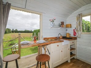 Private kitchen - Flora's Hut, Liskeard (Liskeard)