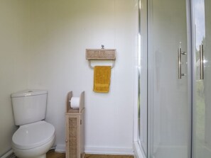Shower - Flora's Hut, Liskeard (Liskeard)
