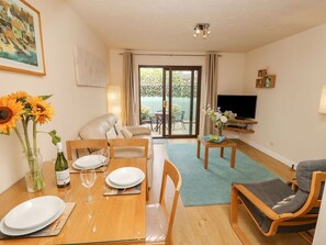 Living area - Poole Quay Cottage, Poole (Poole)