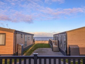 Terrace/patio - Paws By The Sea, Bacton (Norwich)