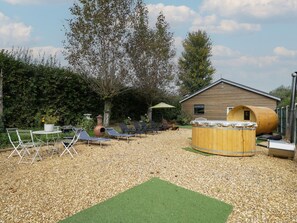 Terrace/patio - Willow Cottage, Whiteparish (Romsey)